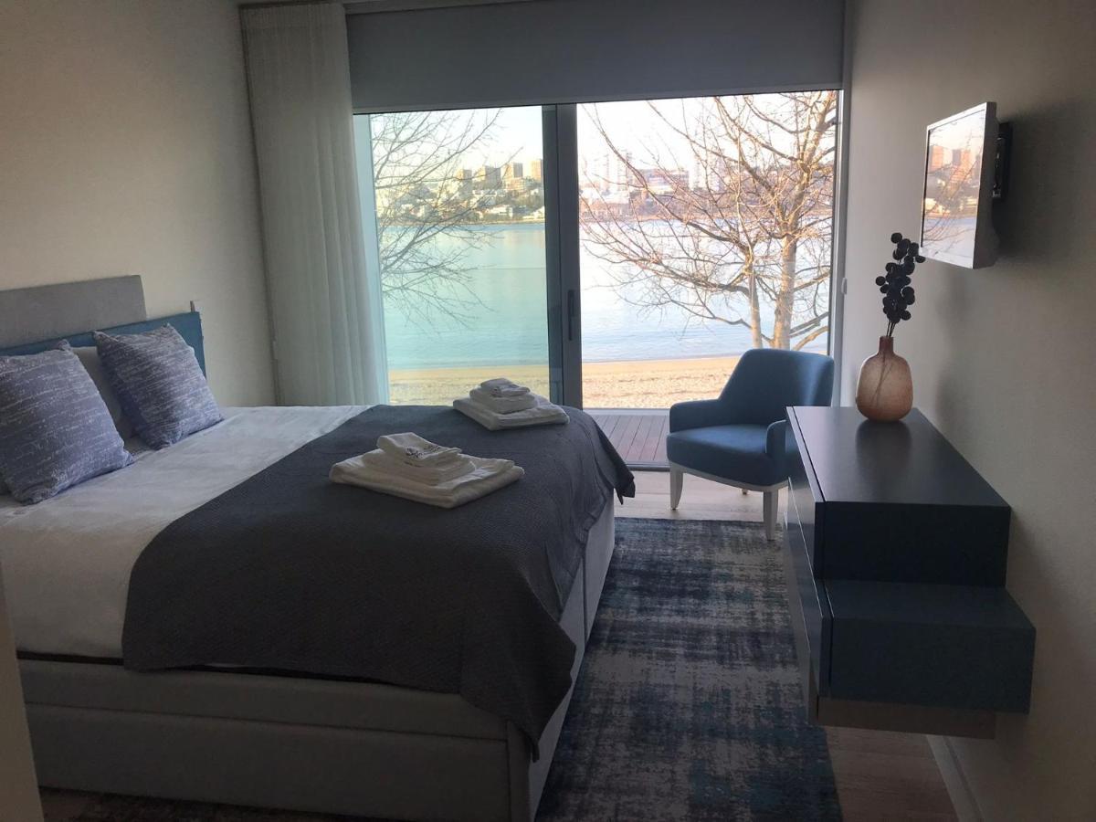ヴィラ・ノヴァ・デ・ガイアPorto Douro Marinaアパートメント エクステリア 写真