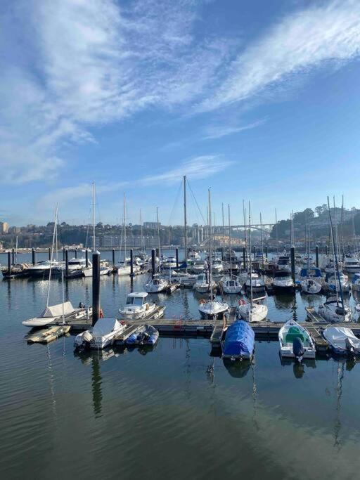 ヴィラ・ノヴァ・デ・ガイアPorto Douro Marinaアパートメント エクステリア 写真