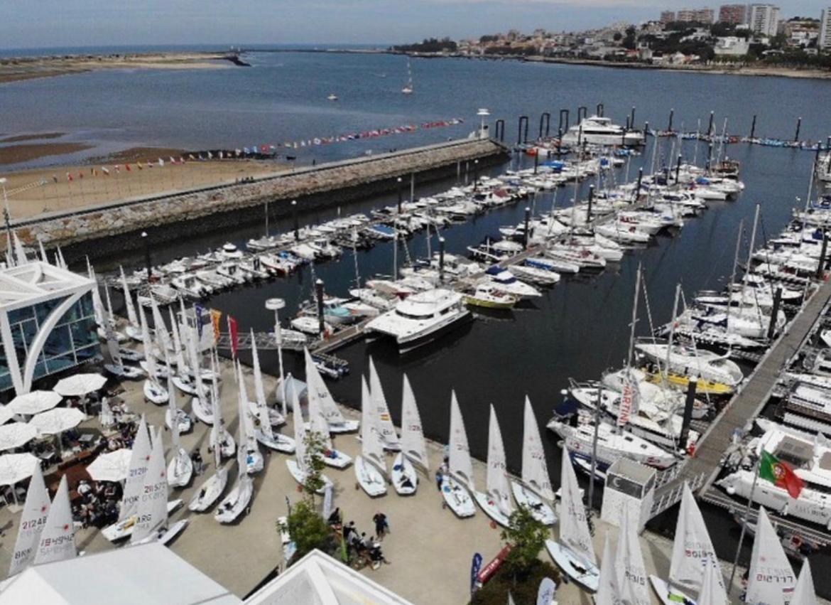 ヴィラ・ノヴァ・デ・ガイアPorto Douro Marinaアパートメント エクステリア 写真