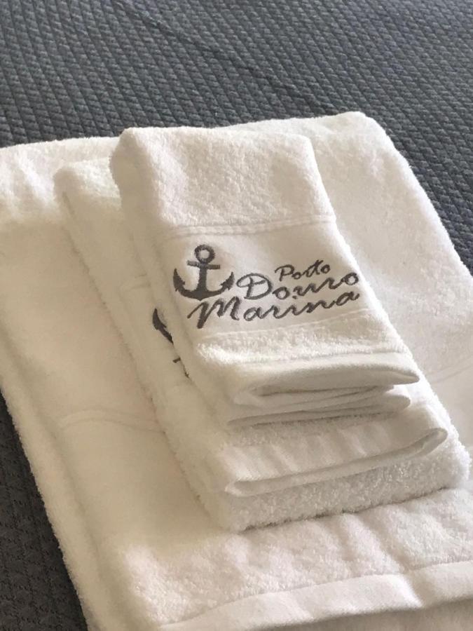 ヴィラ・ノヴァ・デ・ガイアPorto Douro Marinaアパートメント エクステリア 写真
